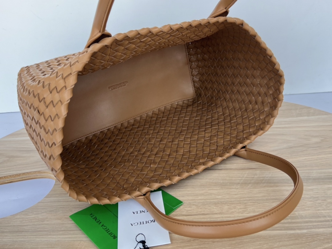 Small Cabat Intreccio Leather Tote Bag Caramel  